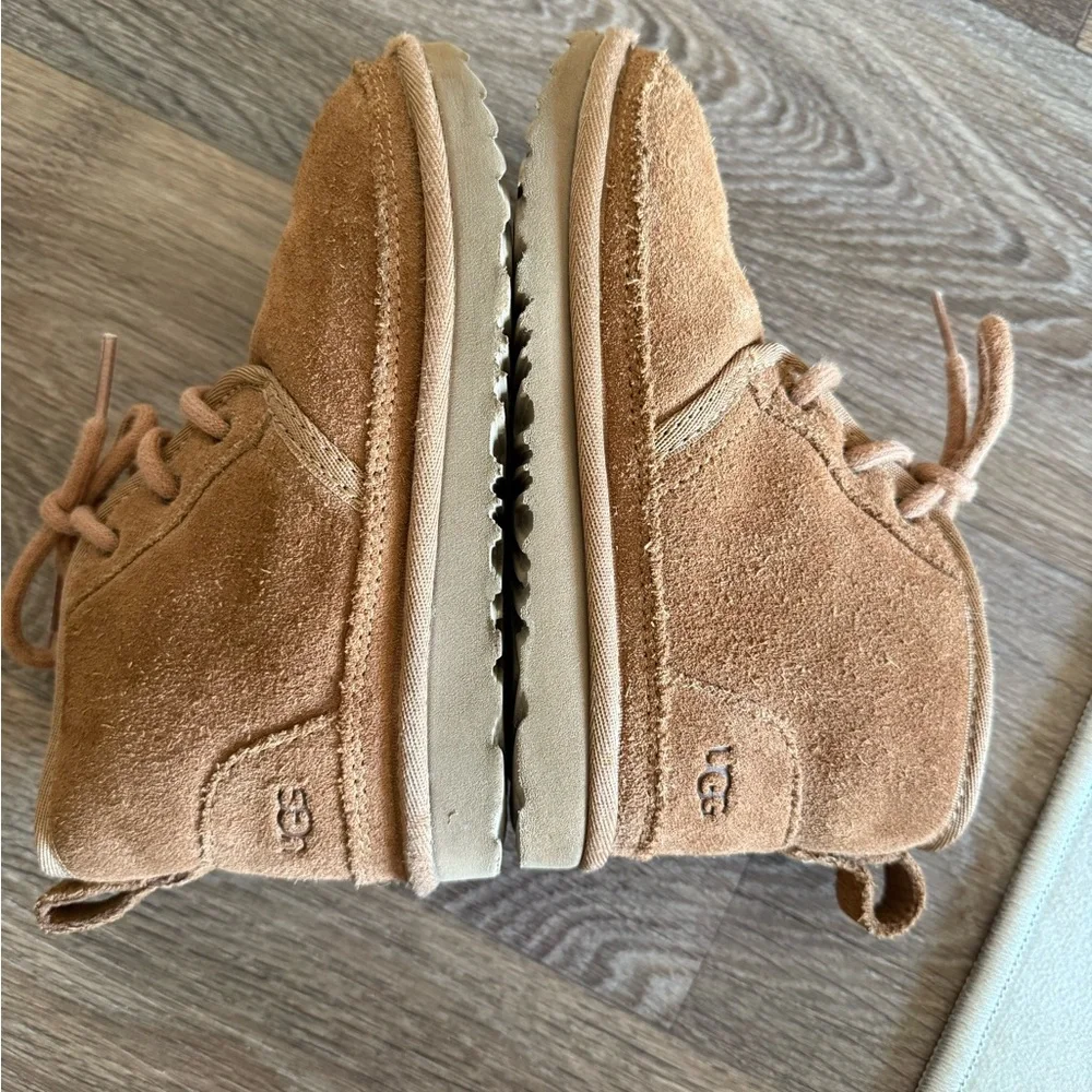 UGG BOYS' NEUMEL II BOOT size 12 Chestnut
